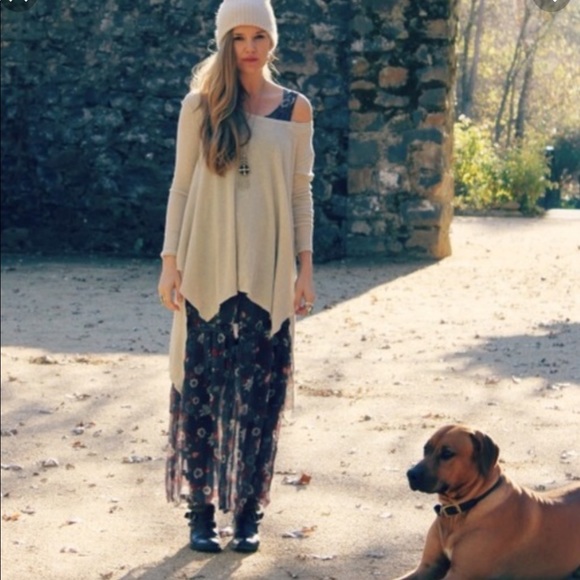 Free People Sweaters - NEW LISTING‼️FREE PEOPLE Tunic